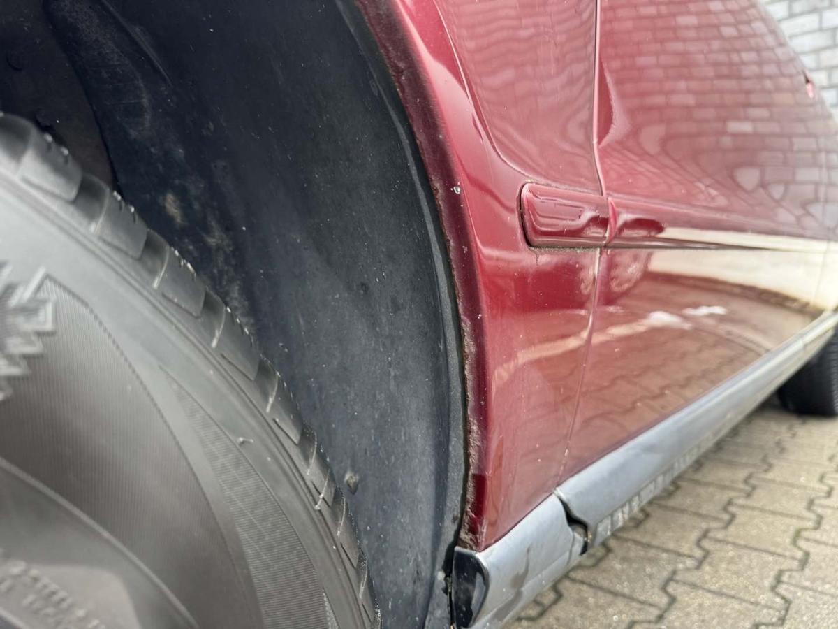 Audi A4 B5 original Kotfl&uuml;gel vorn links LZ3L Hibiscusrot Bj.1998